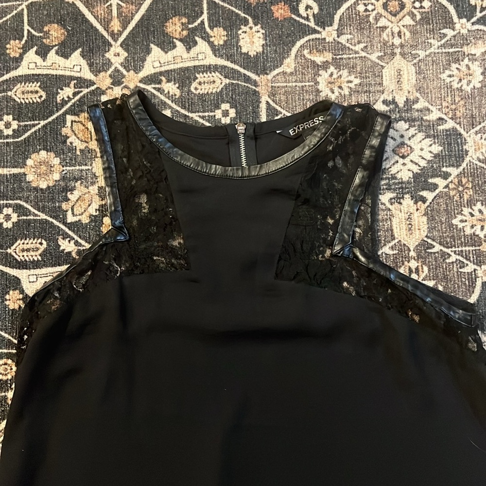 Women’s Express Tank - Picture 2 of 3